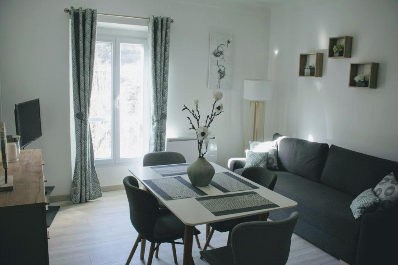 Charmant Appartement Au Coeur Des Gres D Annot Bagian luar foto